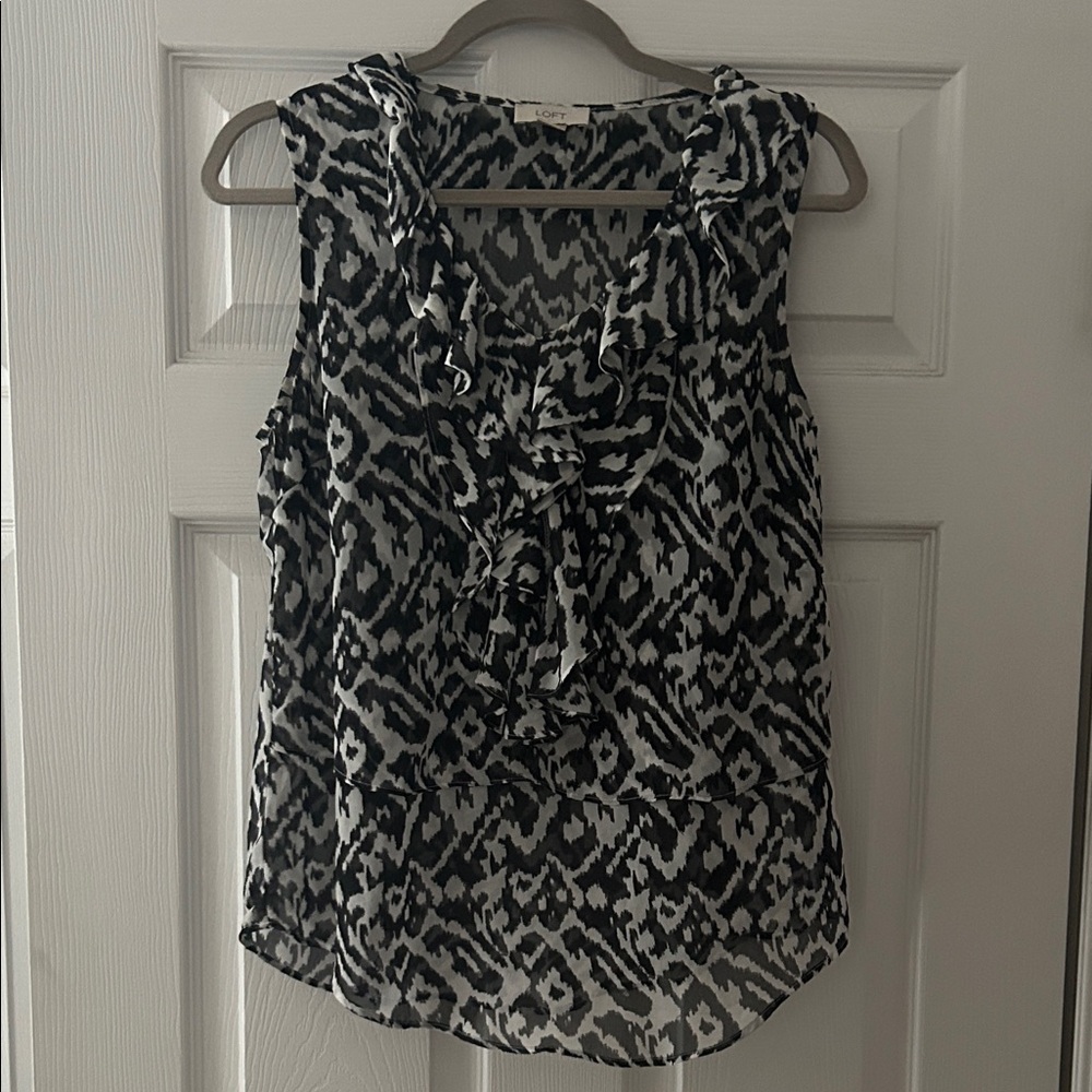 LOFT Monochrome Patterned Sleeveless Blouse